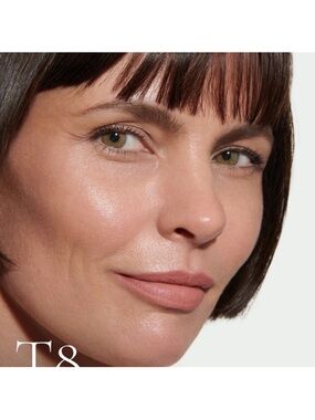 Lisa Eldridge T8 SEAMLESS SKIN ENHANCING TINT